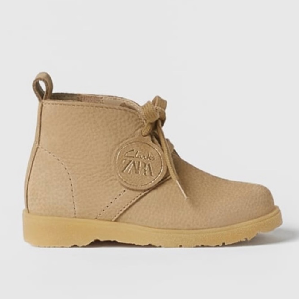 Zara Clark NWT baby toddler size 11 cowhide ankle leather boots. .8 inches